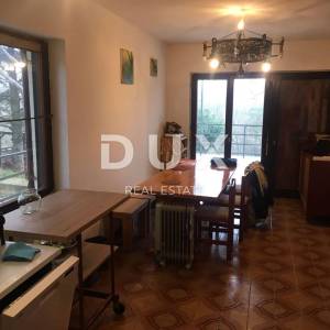 ISTRA, LABIN, OKOLICA - Dvojna kuća s dva stana i velikom okućnicom, pogled na more