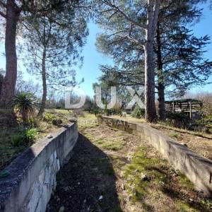 ISTRA, LABIN, OKOLICA - Dvojna kuća s dva stana i velikom okućnicom, pogled na more