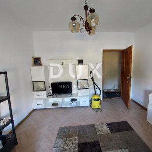 ISTRA, LABIN, OKOLICA - Kuća na 3 etaže i započetom obnovom, 2 km od mora