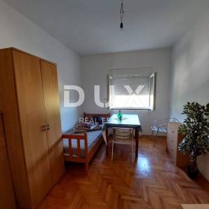 ISTRA, LABIN, OKOLICA - Kuća na 3 etaže i započetom obnovom, 2 km od mora