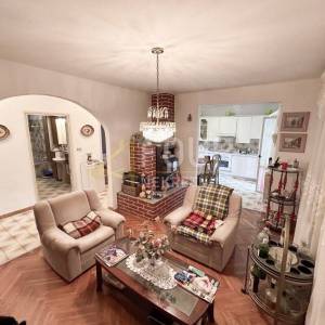 Istra, Labin - okolica, kuća - prizemnica 80.38m2, konoba, garaža i okućnica