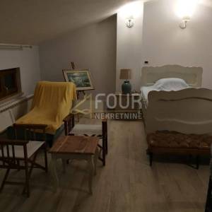 Istra, Labin - okolica, kuća s bazenom, garažom i dodatnim objektom