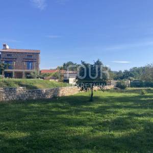 Istra, Labin - okolica, kuća s bazenom, garažom i dodatnim objektom