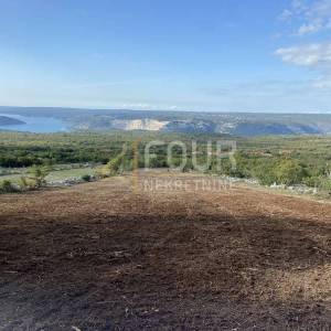 Istra, Labin - okolica, poljoprivredno zemljište 7.600m2