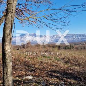 Istra, Labin, Pićan - Potpuna osama i prekrasan pogled!! Građevinsko zemljište 750m2 i poljoprivredno 692 m2