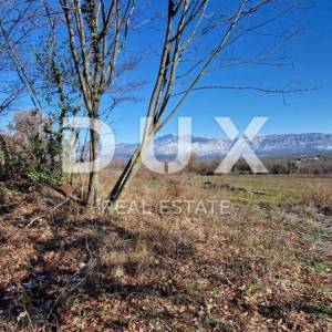 Istra, Labin, Pićan - Potpuna osama i prekrasan pogled!! Građevinsko zemljište 750m2 i poljoprivredno 692 m2