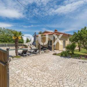 ISTRA, LABIN - Prekrasna kuća s bazenom 
