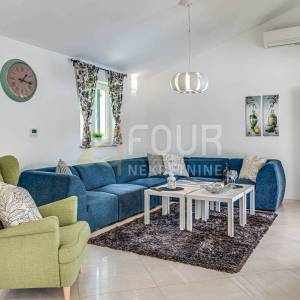 Istra, Labin, prekrasna vila, prizemnica s bazenom