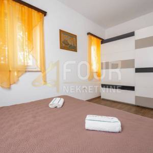 Istra, Labin, prizemnica s bazenom, mirno okruženje!