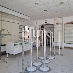 ISTRA, LABIN - Prostran poslovni prostor na frekventnoj lokaciji