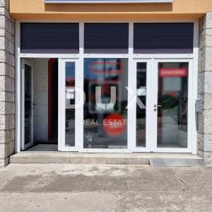 ISTRA, LABIN - Prostran poslovni prostor na frekventnoj lokaciji