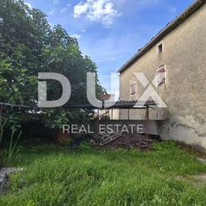 ISTRA, LABIN - Prostrano imanje s 3 kuće i 18.500 m2 zemljišta