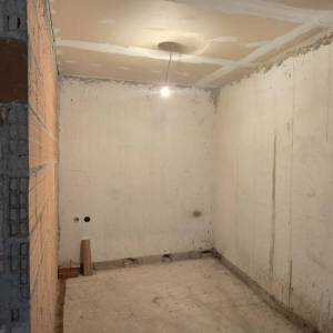 ISTRA, LABIN - Prostrano imanje s 3 kuće i 18.500 m2 zemljišta