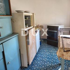 ISTRA, LABIN - Samostojeća kuća za adaptaciju s pogledom na more