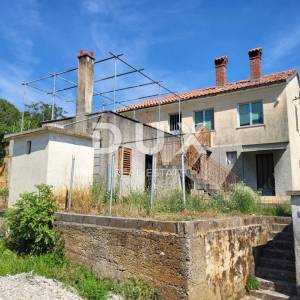 ISTRA, LABIN - Samostojeća kuća za adaptaciju s pogledom na more