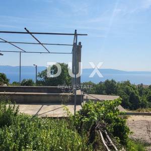 ISTRA, LABIN - Samostojeća kuća za adaptaciju s pogledom na more