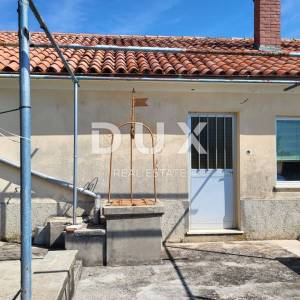 ISTRA, LABIN - Samostojeća kuća za adaptaciju s pogledom na more