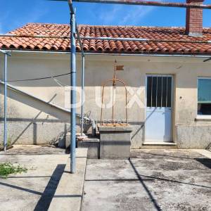 ISTRA, LABIN - Samostojeća kuća za adaptaciju s pogledom na more