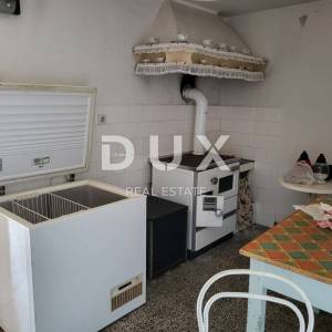 ISTRA, LABIN - Samostojeća kuća za adaptaciju s pogledom na more
