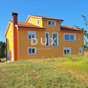 ISTRA, LABIN - Samostojeća kuća na rubu naselja
