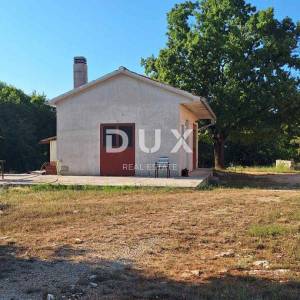 ISTRA, LABIN - Samostojeća kuća na rubu naselja