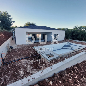 ISTRA, LABIN - Suvremena novogradnja s bazenom
