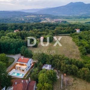 ISTRA, LABIN - Suvremeno dizajnirana kuća s bazenom