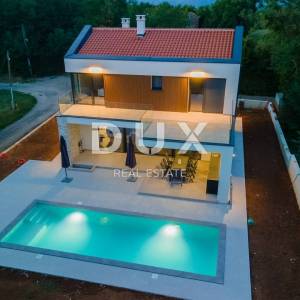 ISTRA, LABIN - Suvremeno dizajnirana kuća s bazenom