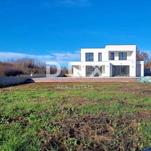 ISTRA, LABIN - Vila s bazenom u mirnom okruženju