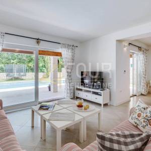 Istra, Labin, villa s grijanim bazenom i uređenom okućnicom