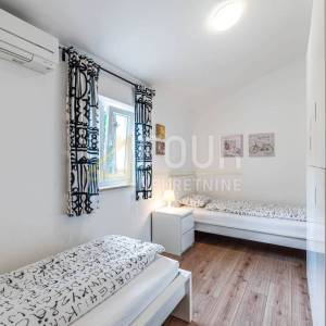 Istra, Labin, villa s grijanim bazenom i uređenom okućnicom