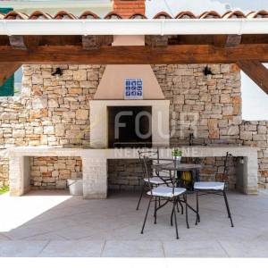 Istra, Labin, villa s grijanim bazenom i uređenom okućnicom