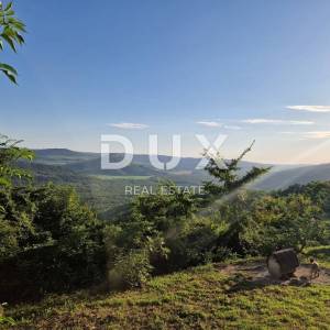 ISTRA, LIVADE (OKOLICA) - Kamene starine s panoramskim pogledom 