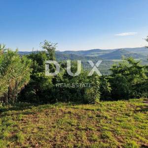 ISTRA, LIVADE (OKOLICA) - Kamene starine s panoramskim pogledom 