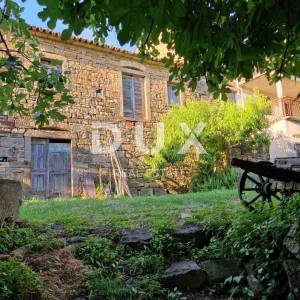 ISTRA, LIVADE (OKOLICA) - Kamene starine s panoramskim pogledom 