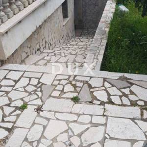 ISTRA, LIŽNJAN - Kuća sa tri stana