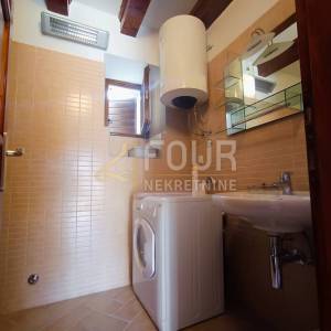 Istra, Ližnjan, kuća u nizu, 140m2, pogled na more