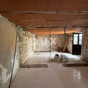 ISTRA, LIŽNJAN - Kuća za adaptaciju blizu mora!