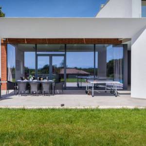 ISTRA, LIŽNJAN - Moderna bezvremenska francuska diva