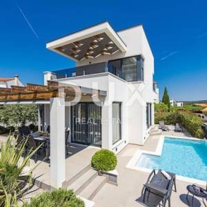 ISTRA, LIŽNJAN - Moderna vila s bazenom i panoramskim pogledom na more, svega 500m od plaža 