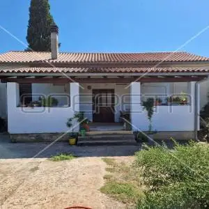 Istra, Ližnjan - okolica, prizemnica sa dvije spavaće sobe 
