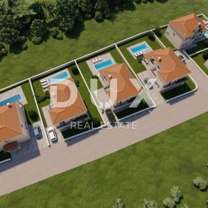 ISTRA, LIŽNJAN - Prekrasna vila u visokom ROH BAU s pogledom na more!
