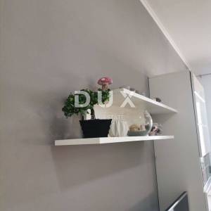ISTRA, LIŽNJAN - Renoviran 2S+DB stan - POGLED NA MORE!!