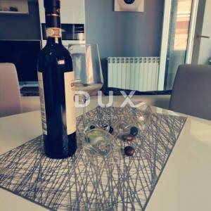 ISTRA, LIŽNJAN - Renoviran 2S+DB stan - POGLED NA MORE!!