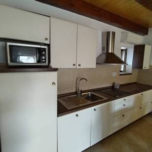 ISTRA, LIŽNJAN - Renoviran stan u centru sa parkirnim mjestom!