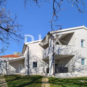 ISTRA, LIŽNJAN - Samostojeća kuća sa 3 prostrana apartmana i okućnicom! 