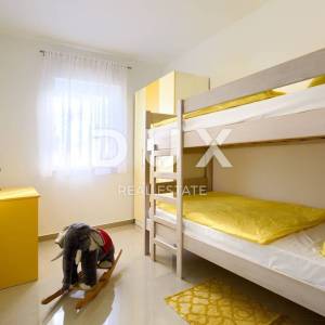 ISTRA, LIŽNJAN - Samostojeća kuća sa 3 prostrana apartmana i okućnicom! 