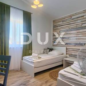 ISTRA, LIŽNJAN - Simpatična vila s bazenom na samom rubu naselja