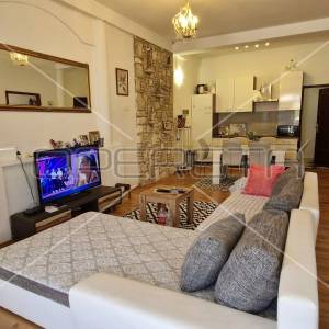 Istra, Ližnjan, stan u prizemlju, 3SS, zajednički vrt i bazen