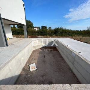 ISTRA, LOBORIKA- Kuća sa bazenom nedaleko Pule!